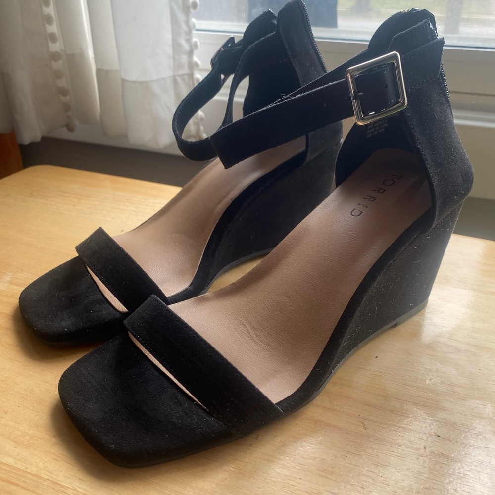 Torrid 7WW square toe black wedge - I wear an 8W and these fit. Runs 1 size big